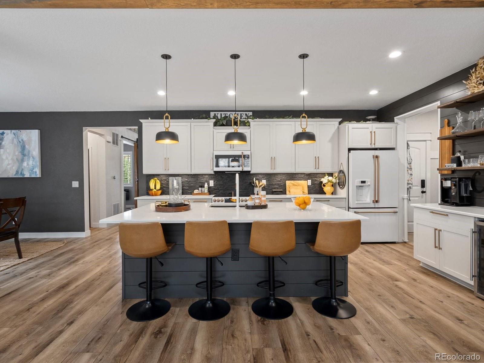 12122 Village Circle W