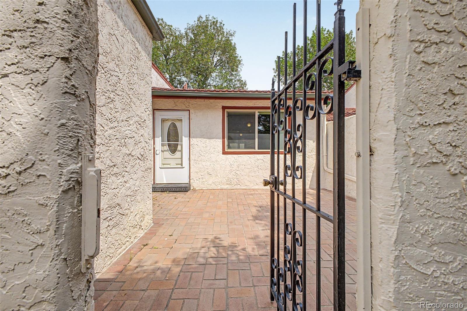 1137 Bosque Street