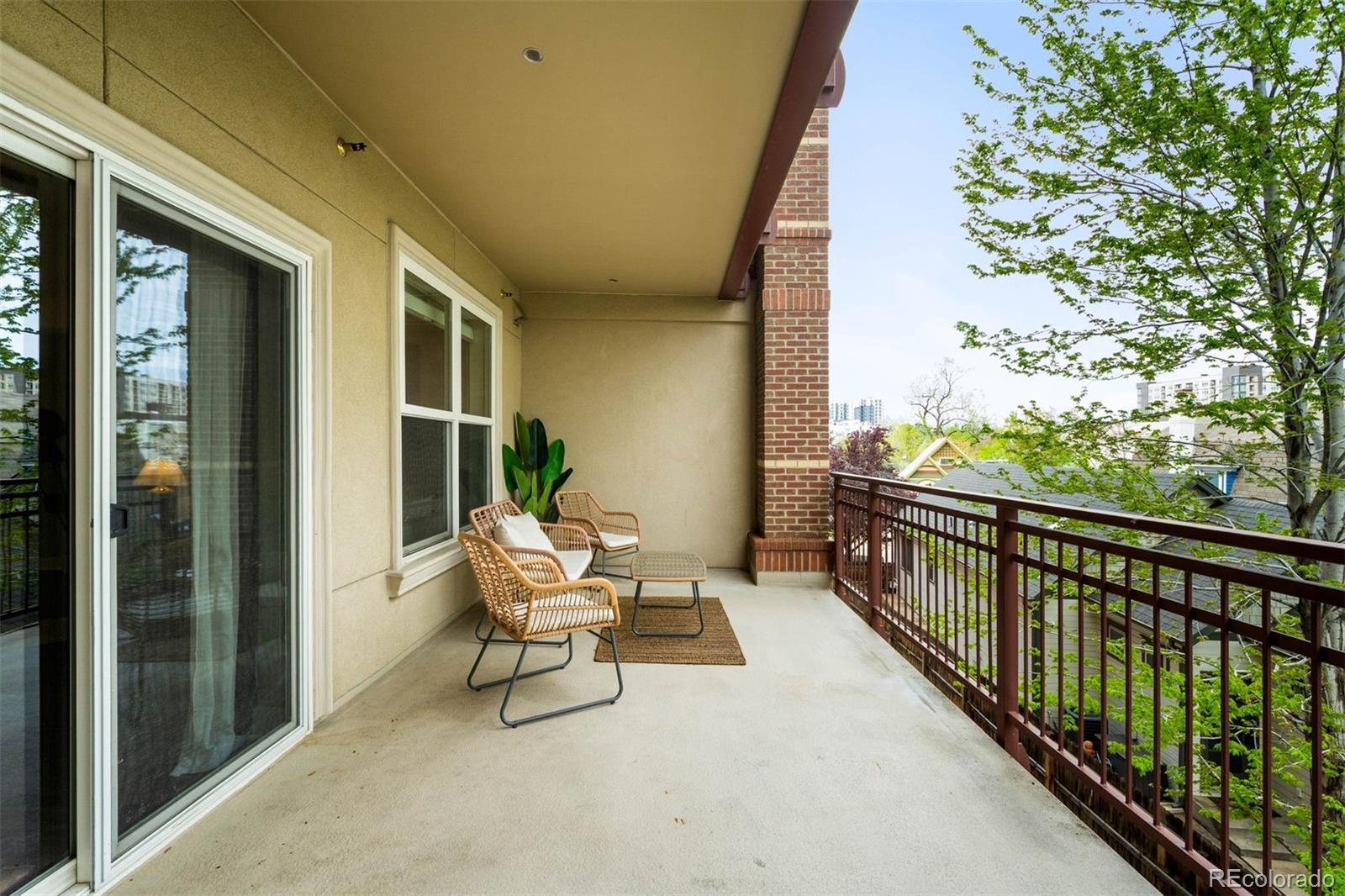 2240 N Clay Street 309