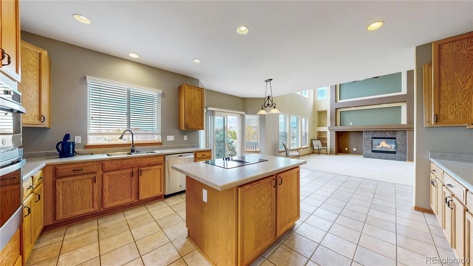 5904 S Ukraine Street