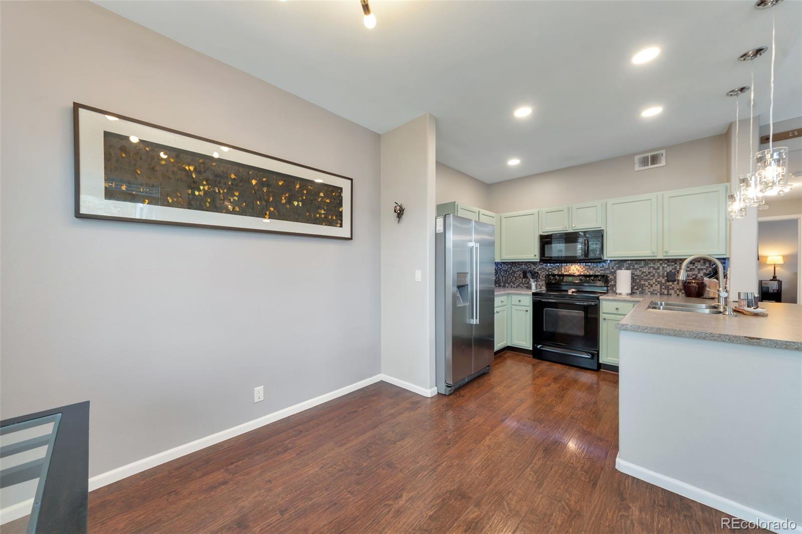 8500 E Jefferson Avenue 11F