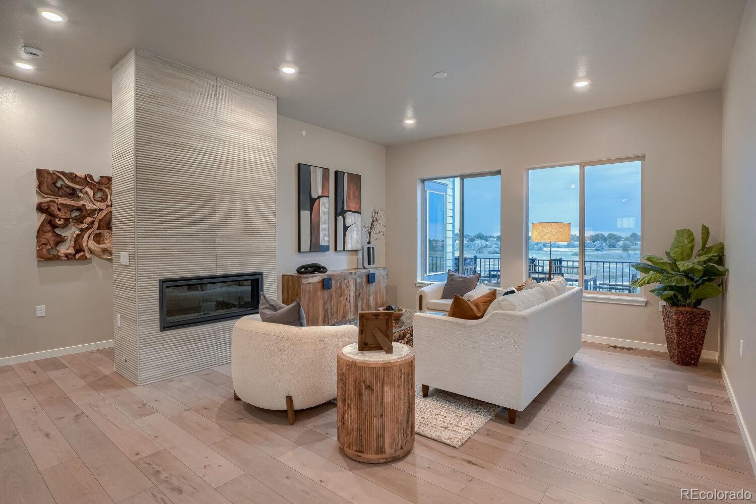 823 W 129th Place