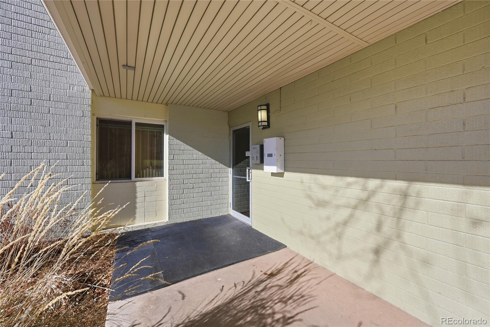 655 S Clinton Street 4B