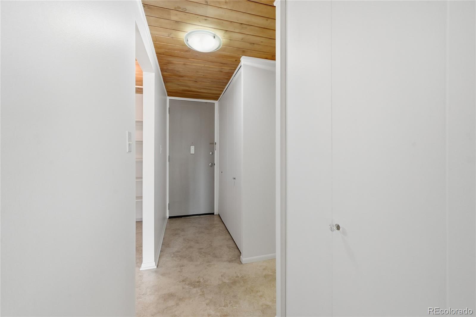 655 S Clinton Street 4B