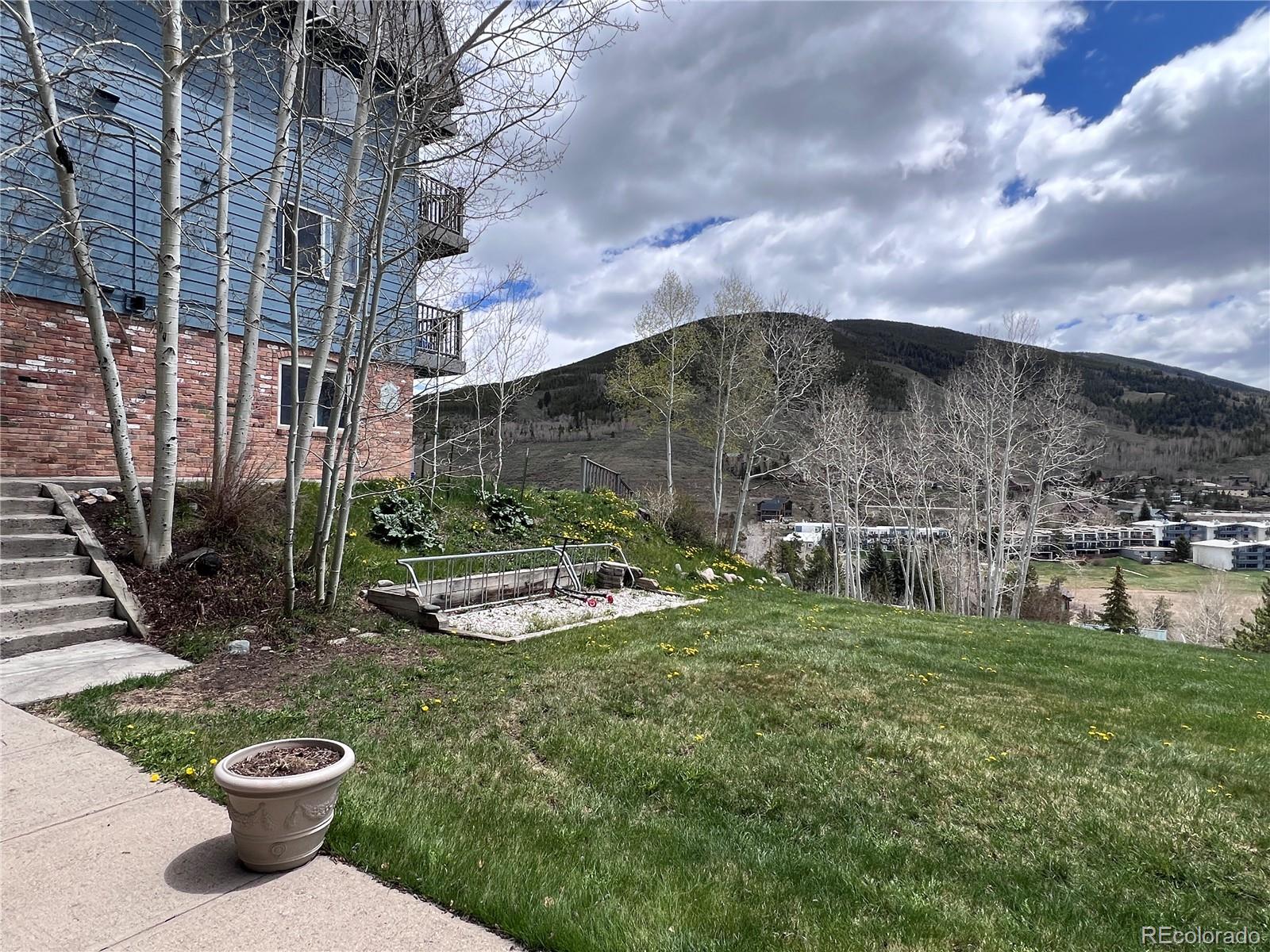 330 E La Bonte Street 2