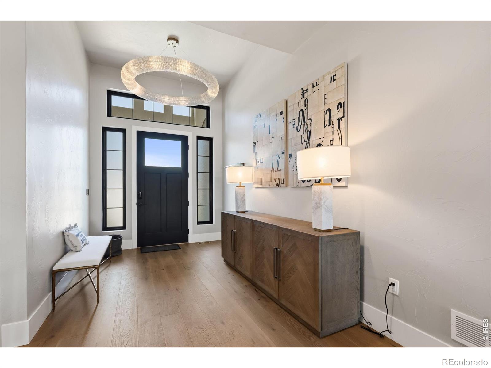 1813 Seashell Court