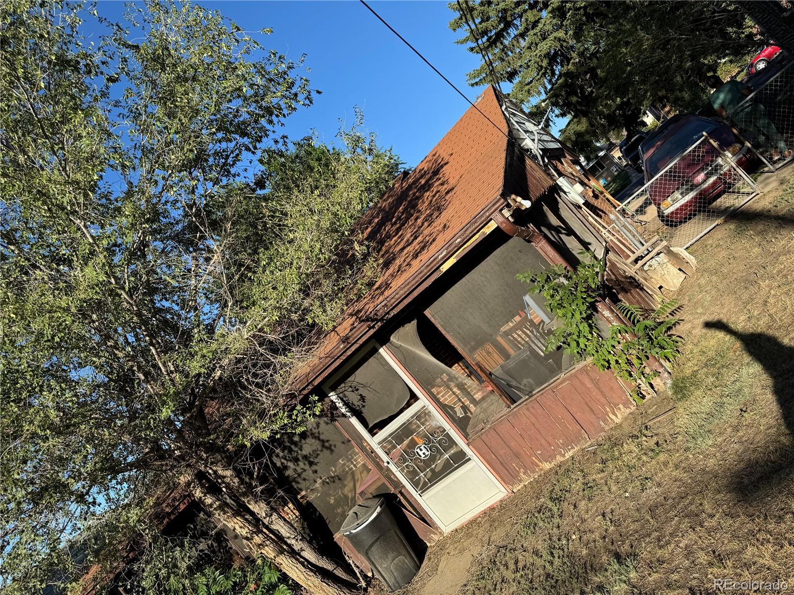 2685 Pontiac Street
