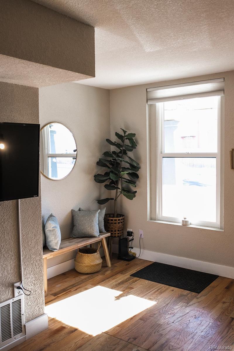 1725 E 35th Avenue 103