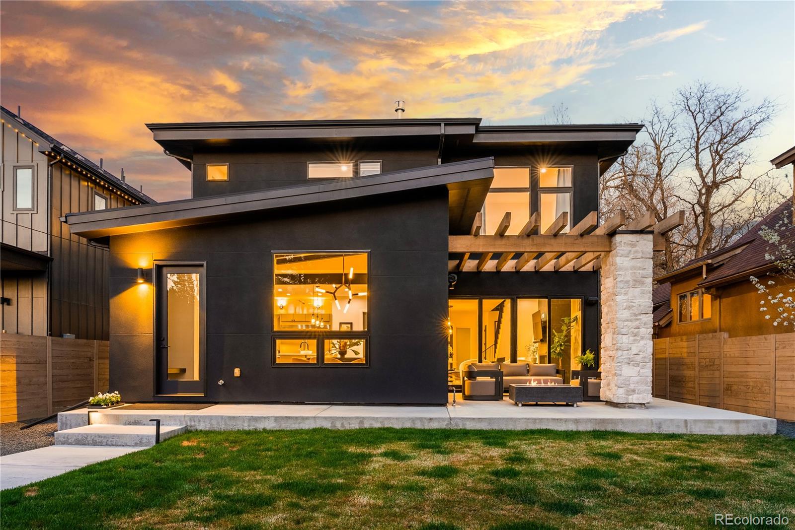 1983 S Saint Paul Street