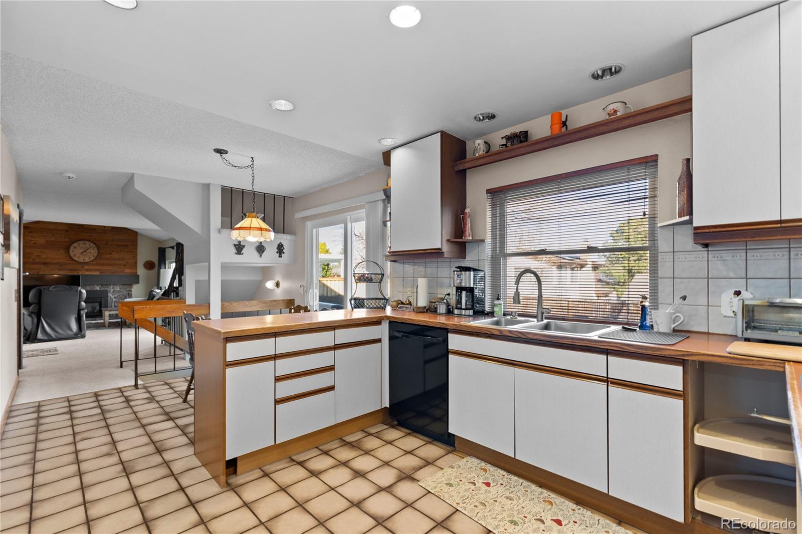 3704 S Mission Parkway