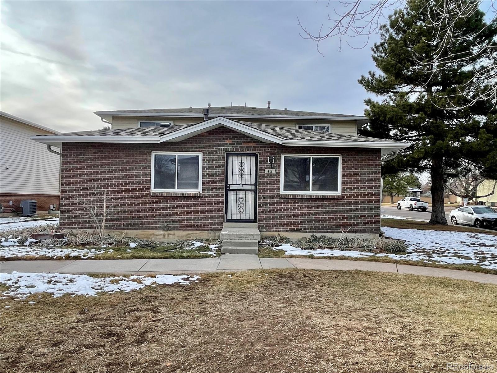 3354 S Flower Street 12