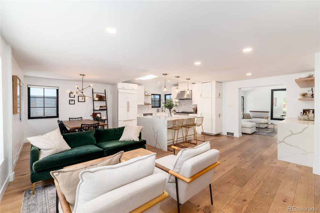 Photo of 1065 S Monroe Street, Denver, CO 80209 (MLS # 2256215)