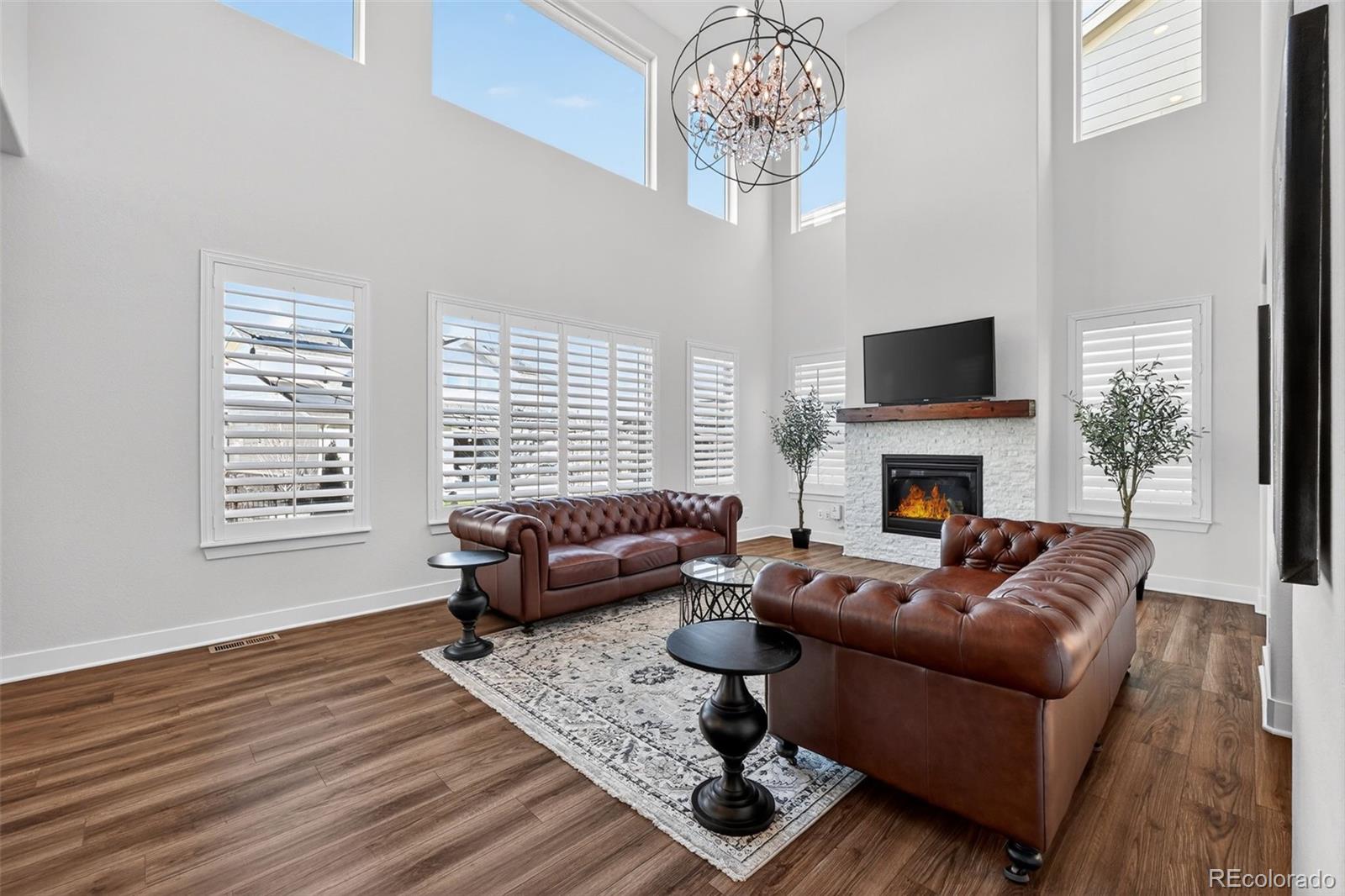 6810 S Valleyhead Court