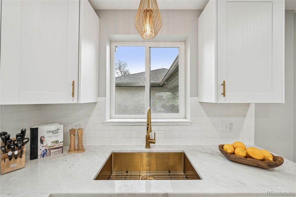 Photo of 3285 N Monaco Parkway, Denver, CO 80207 (MLS # 3994602)