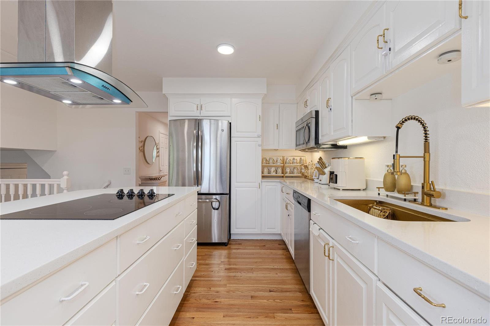 5831 W 108th Place