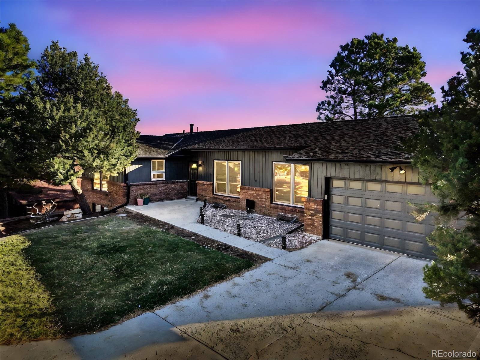 6648 Hillside Way