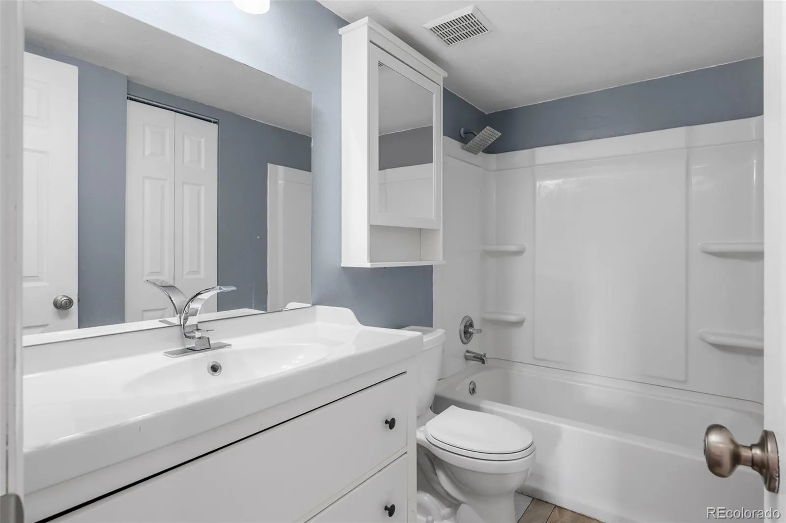 Castle Rock, Colorado 80104, United States, 2 Bedrooms Bedrooms, ,1 BathroomBathrooms,Residential,Active,115137