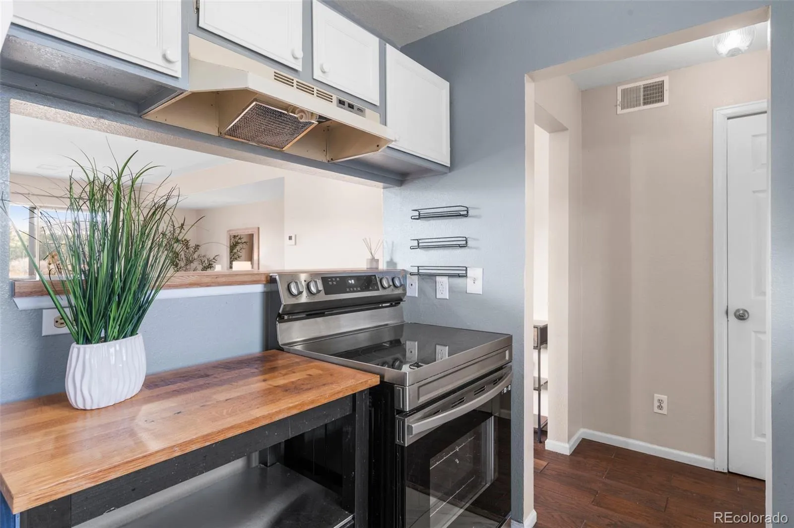 Castle Rock, Colorado 80104, United States, 2 Bedrooms Bedrooms, ,1 BathroomBathrooms,Residential,Active,115137