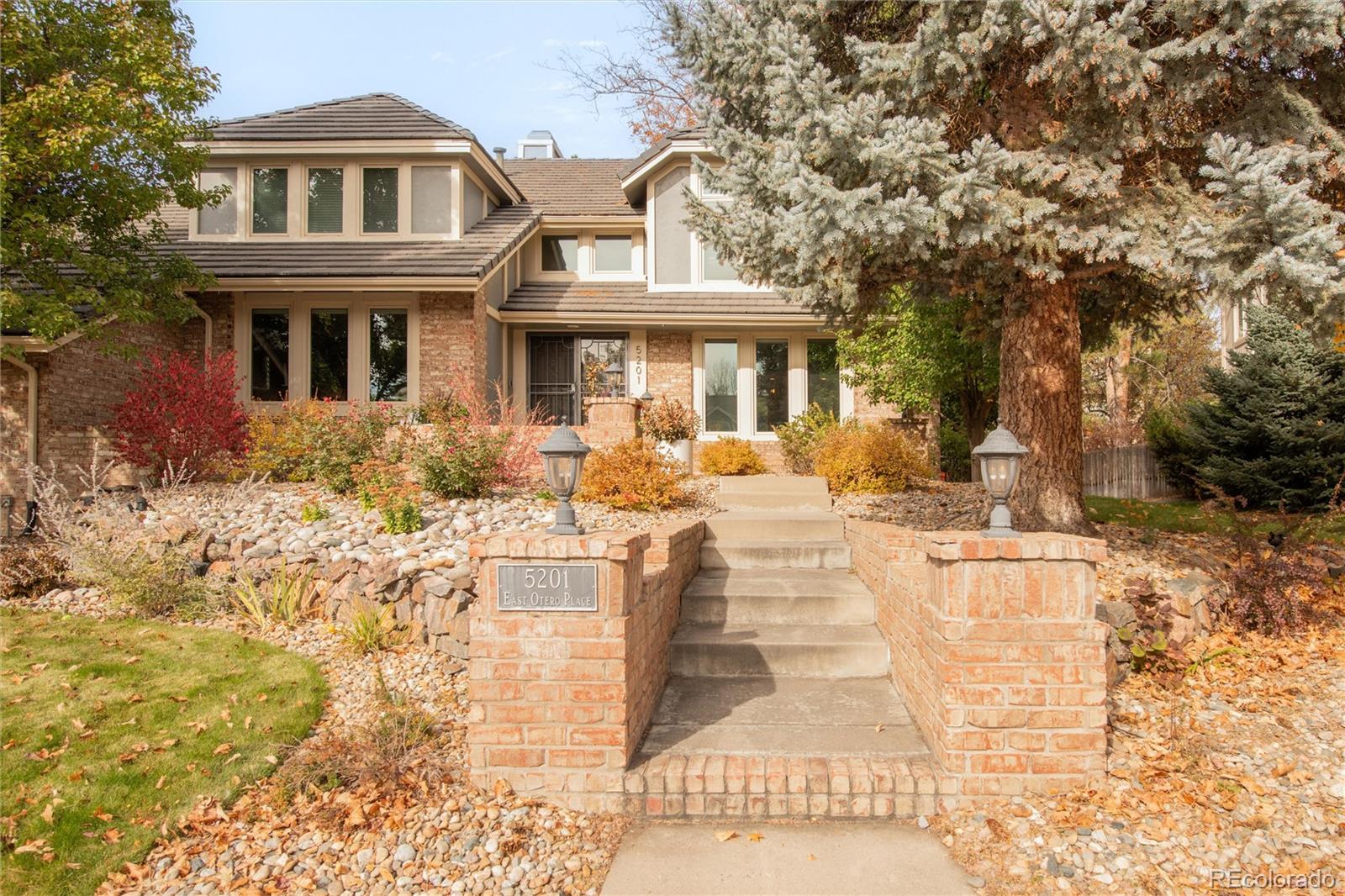 5201 E Otero Place