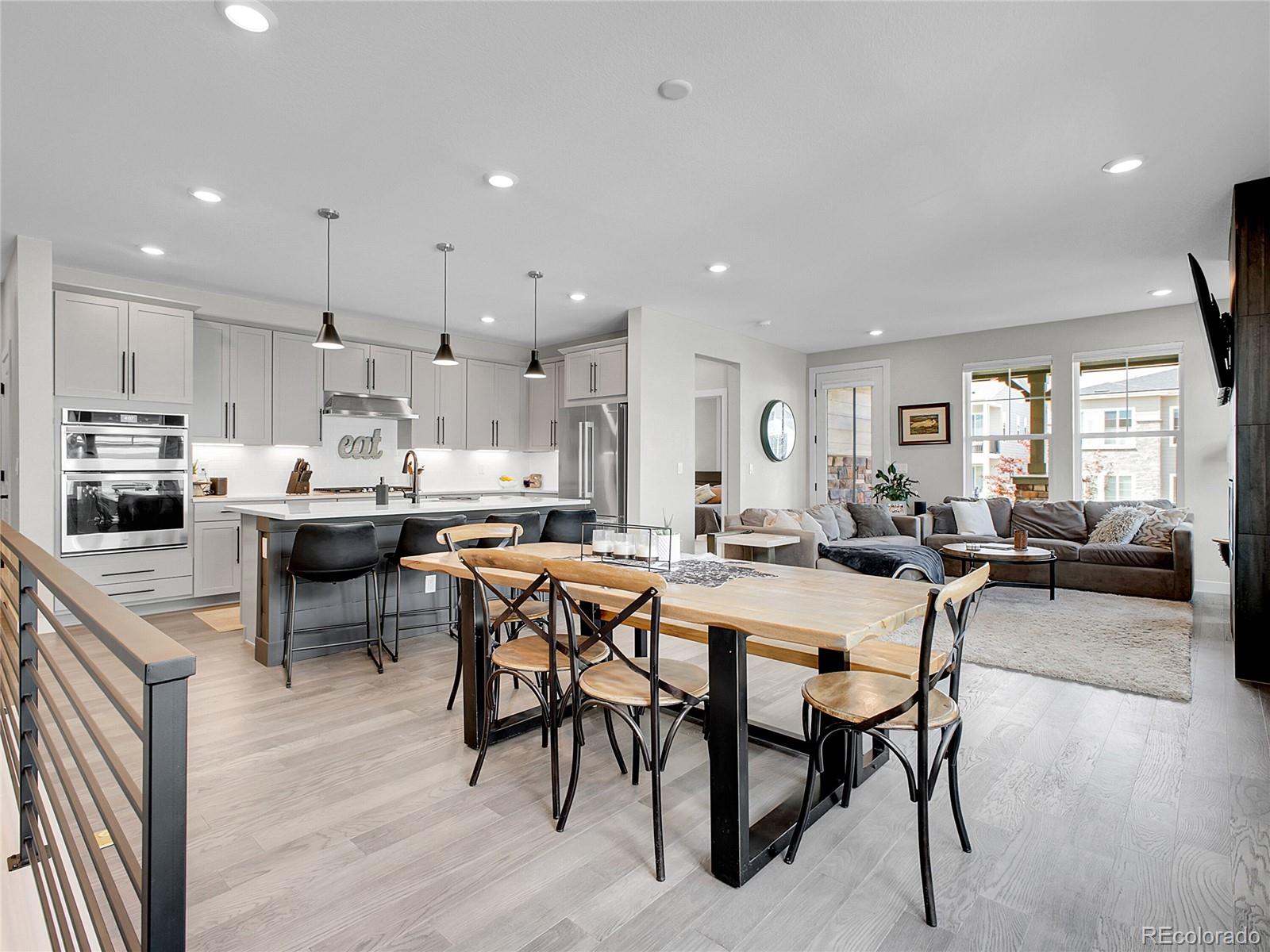 1895 Canyonpoint Lane