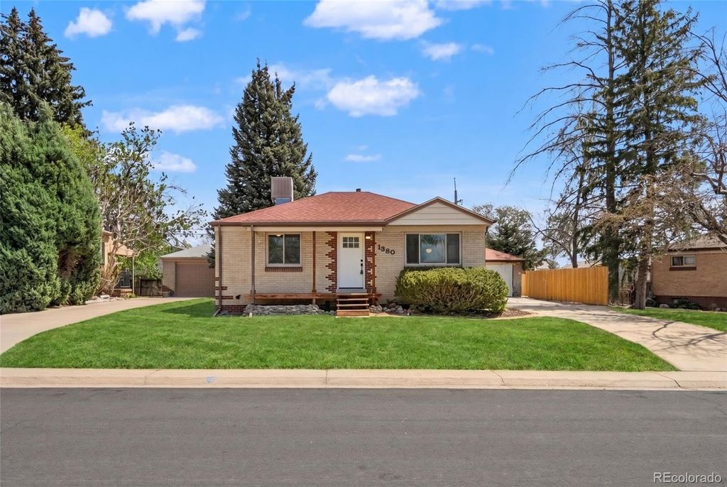 Photo of 1380 S Alcott Street, Denver, CO 80219 (MLS # 7367421)