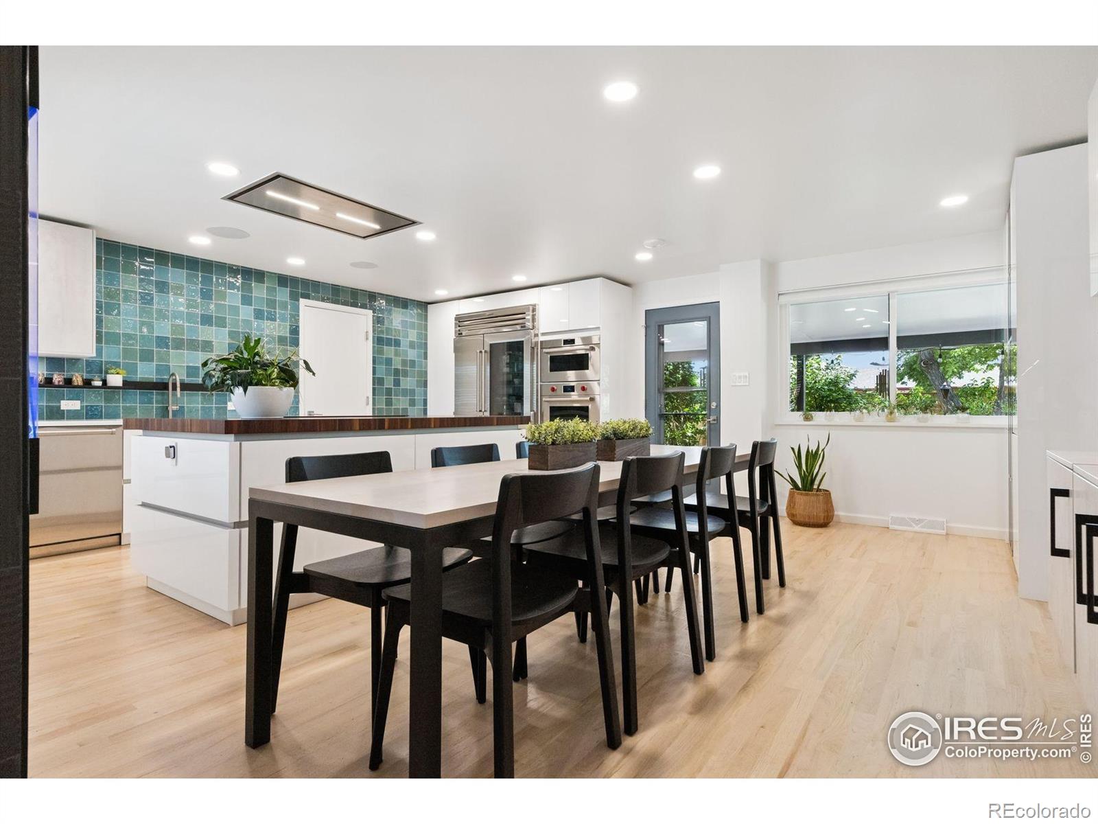 8612 W 69th Place