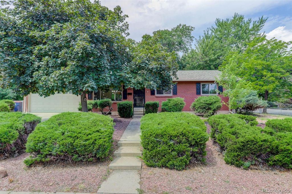Photo of 2573 Braun Court, Golden, CO 80401 (MLS # 9944323)
