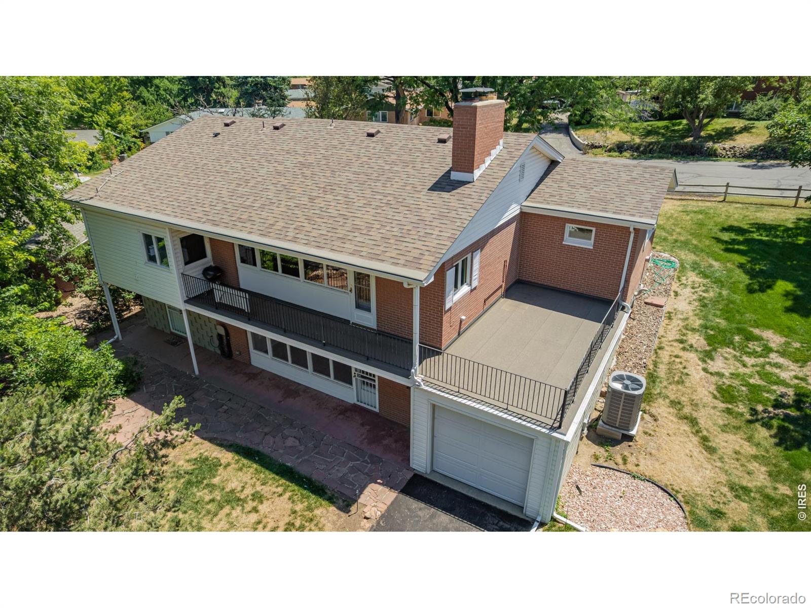 2555 Queen Street
