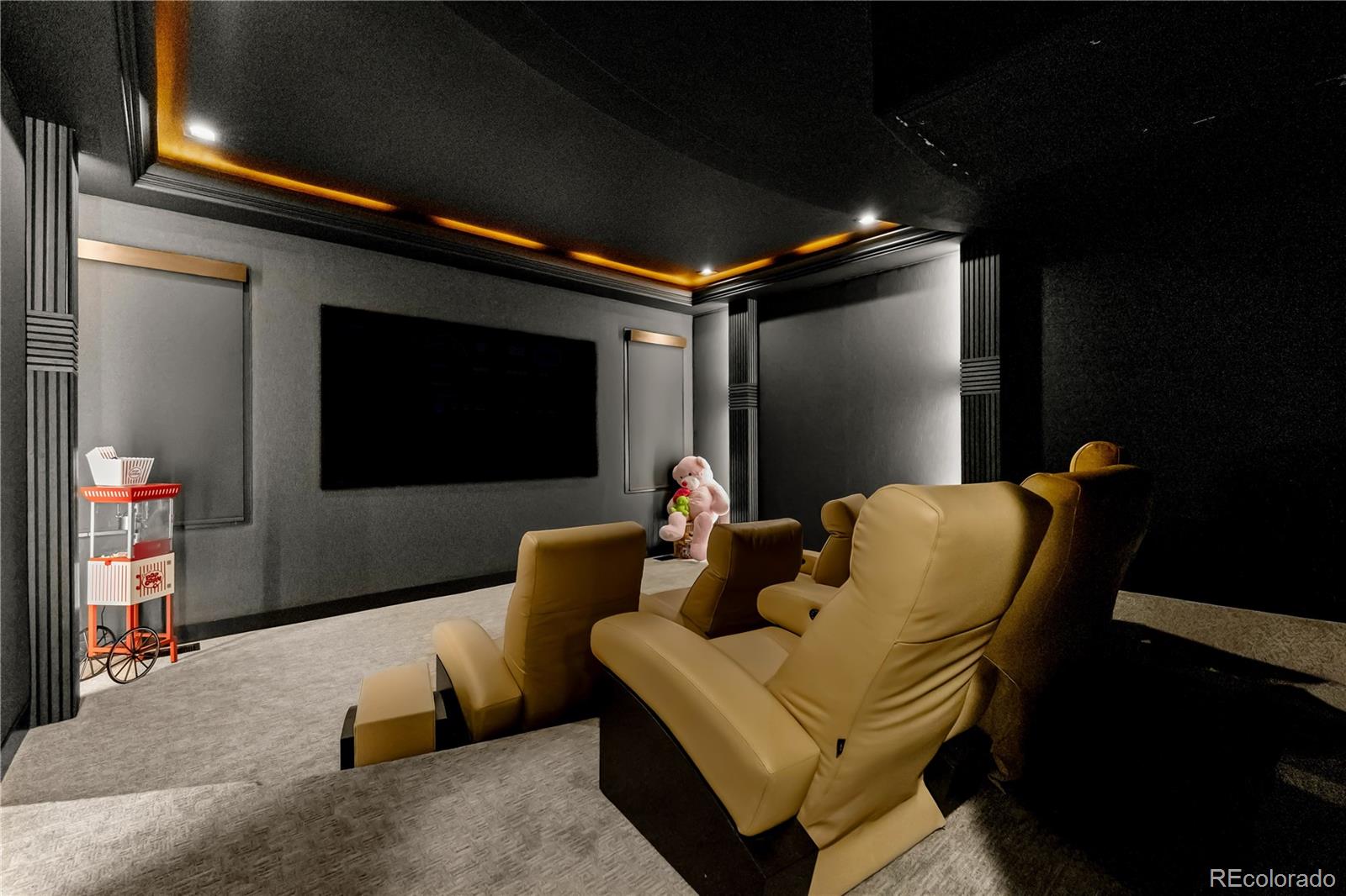 4936 S Fillmore Court