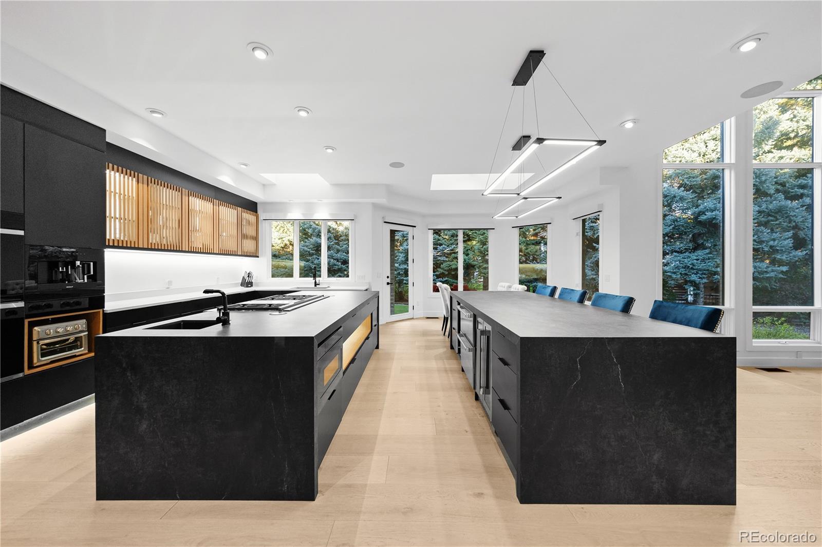 4936 S Fillmore Court