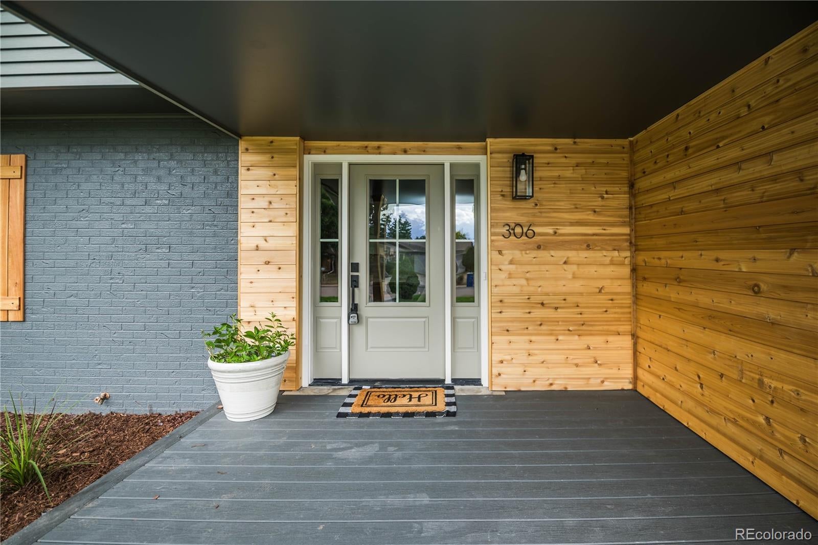 306 E Maplewood Avenue