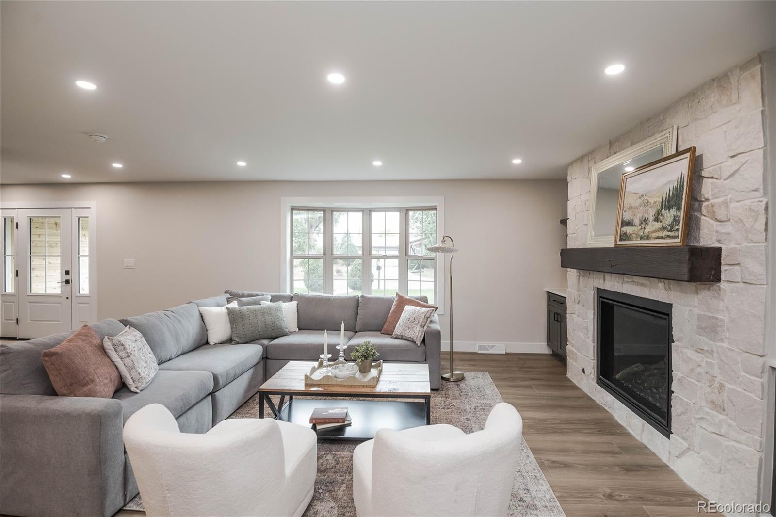 306 E Maplewood Avenue