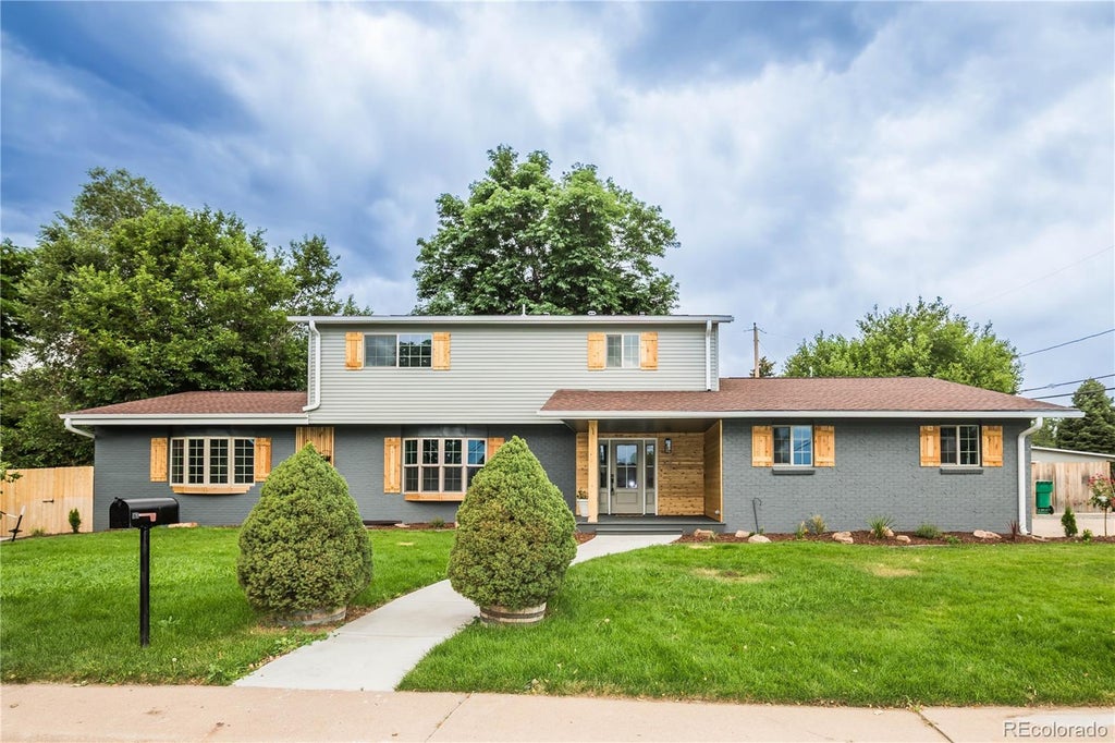 Photo of 306 E Maplewood Avenue, Littleton, CO 80121 (MLS # 7119293)