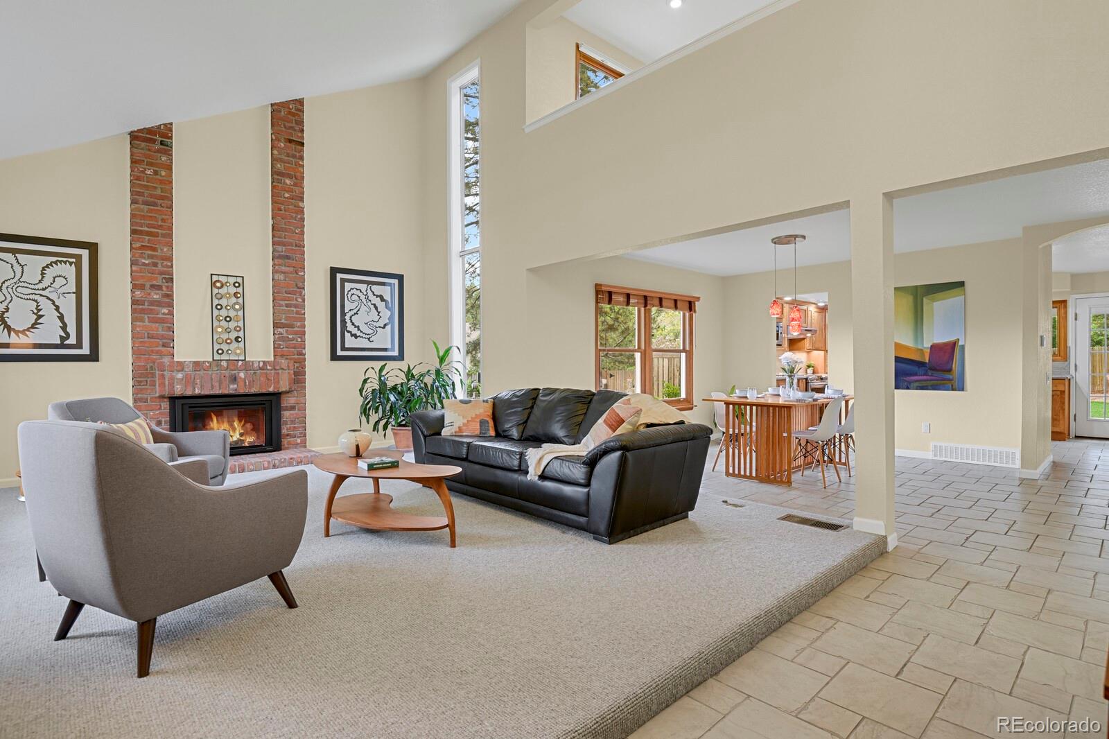 7882 S Valentia Way