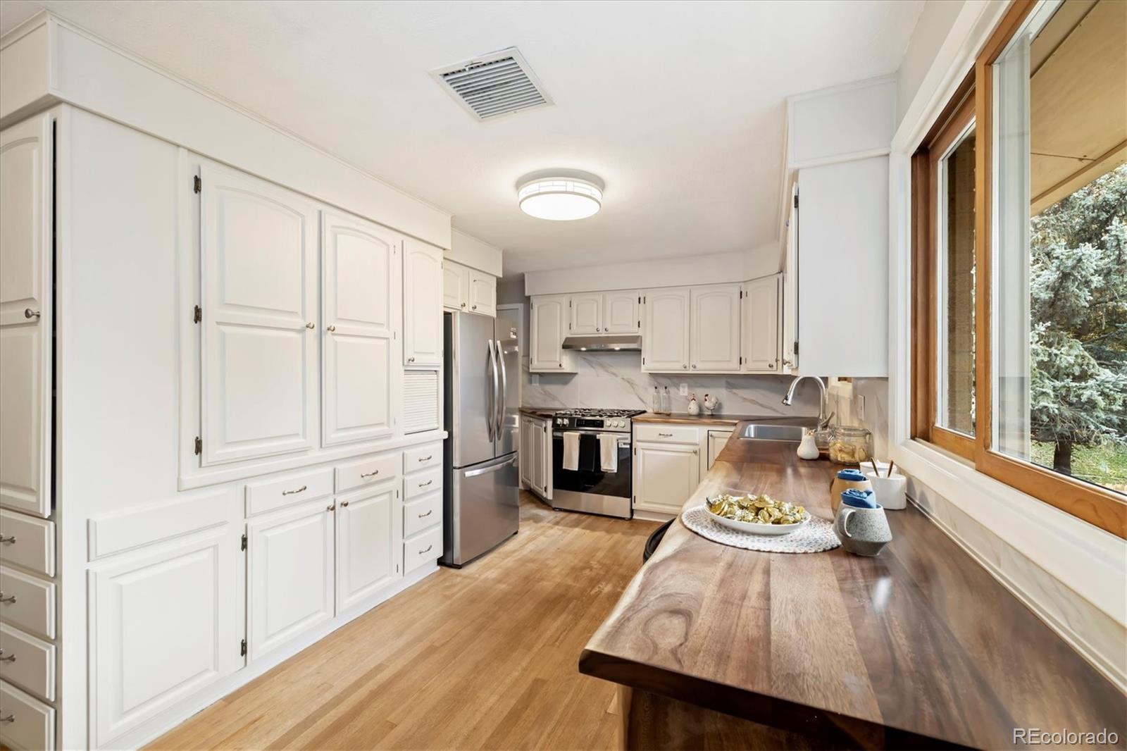 1190 Youngfield Street, Golden, CO, 80401 3 1190 Youngfield Street