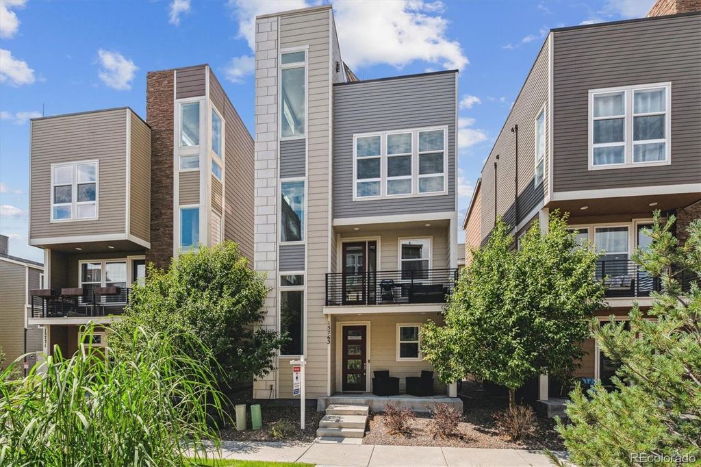 Photo of 15763 E Broncos Place, Englewood, CO 80112 (MLS # 2246328)