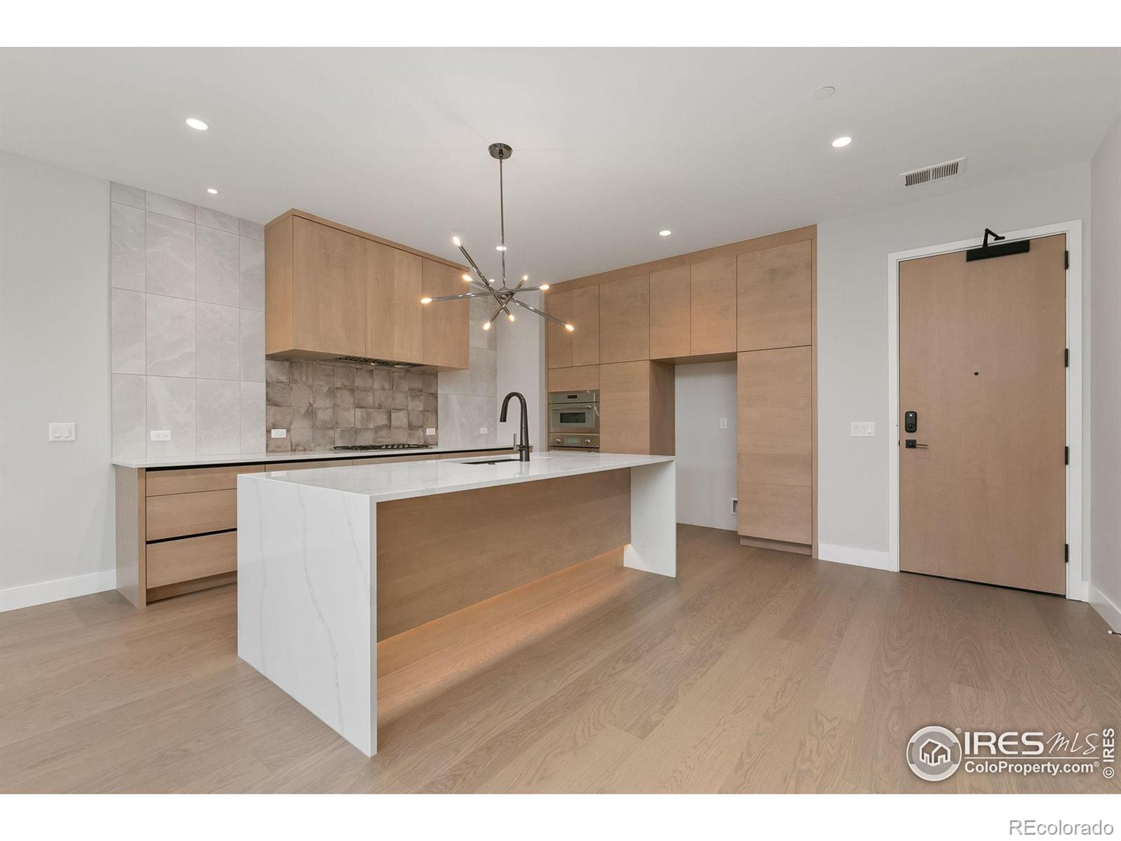 205 E 6th Street 302, Loveland, CO, 80537 2 205 E 6th Street 302