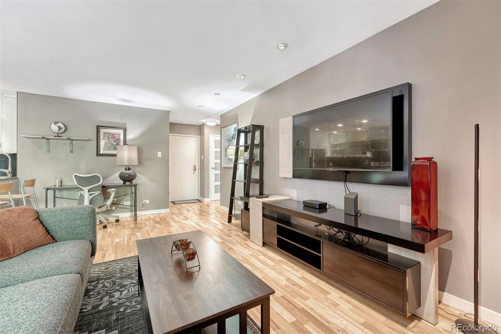 480 S Marion Parkway 305