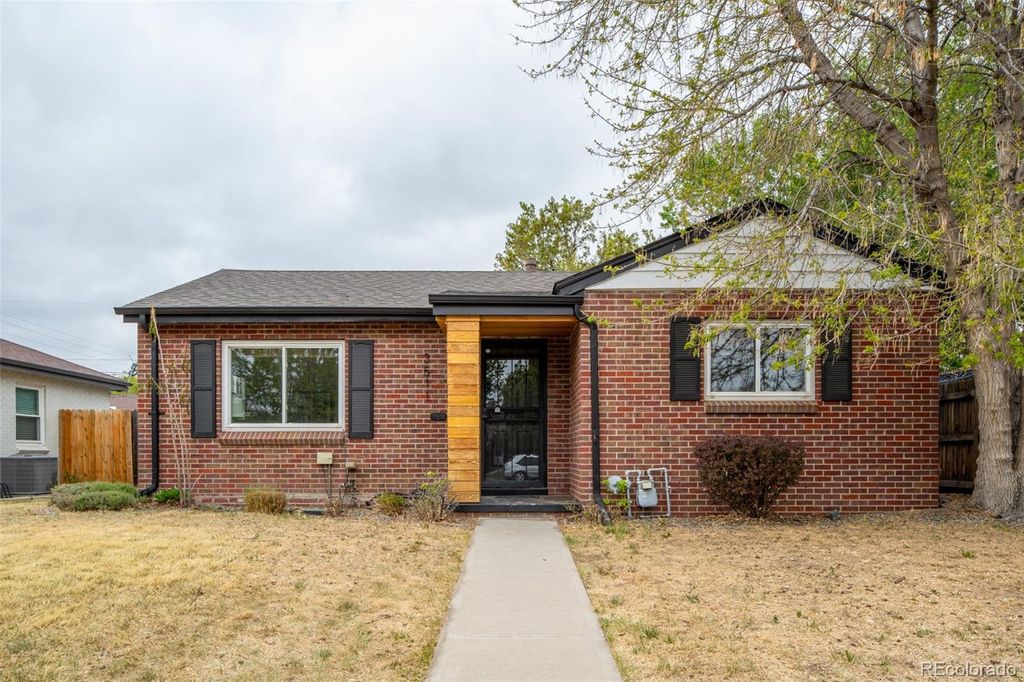 Photo of 3511 Newport Street, Denver, CO 80207 (MLS # 6093202)