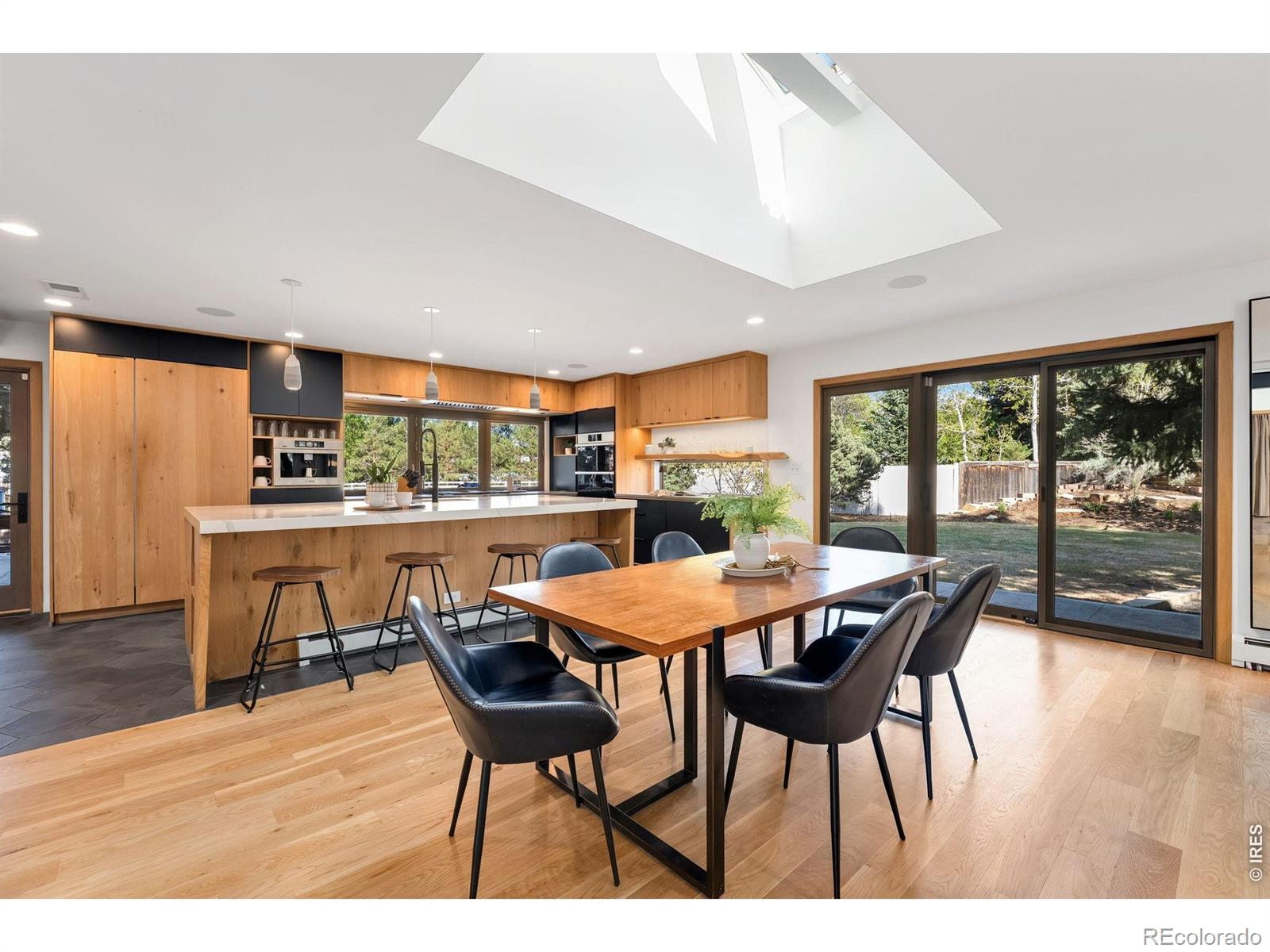 2600 W Prospect Road