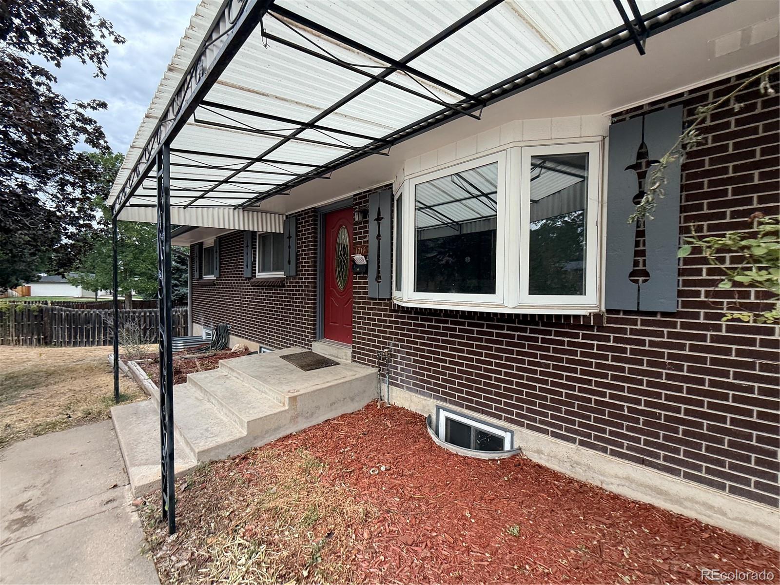 1714 S Urban Way