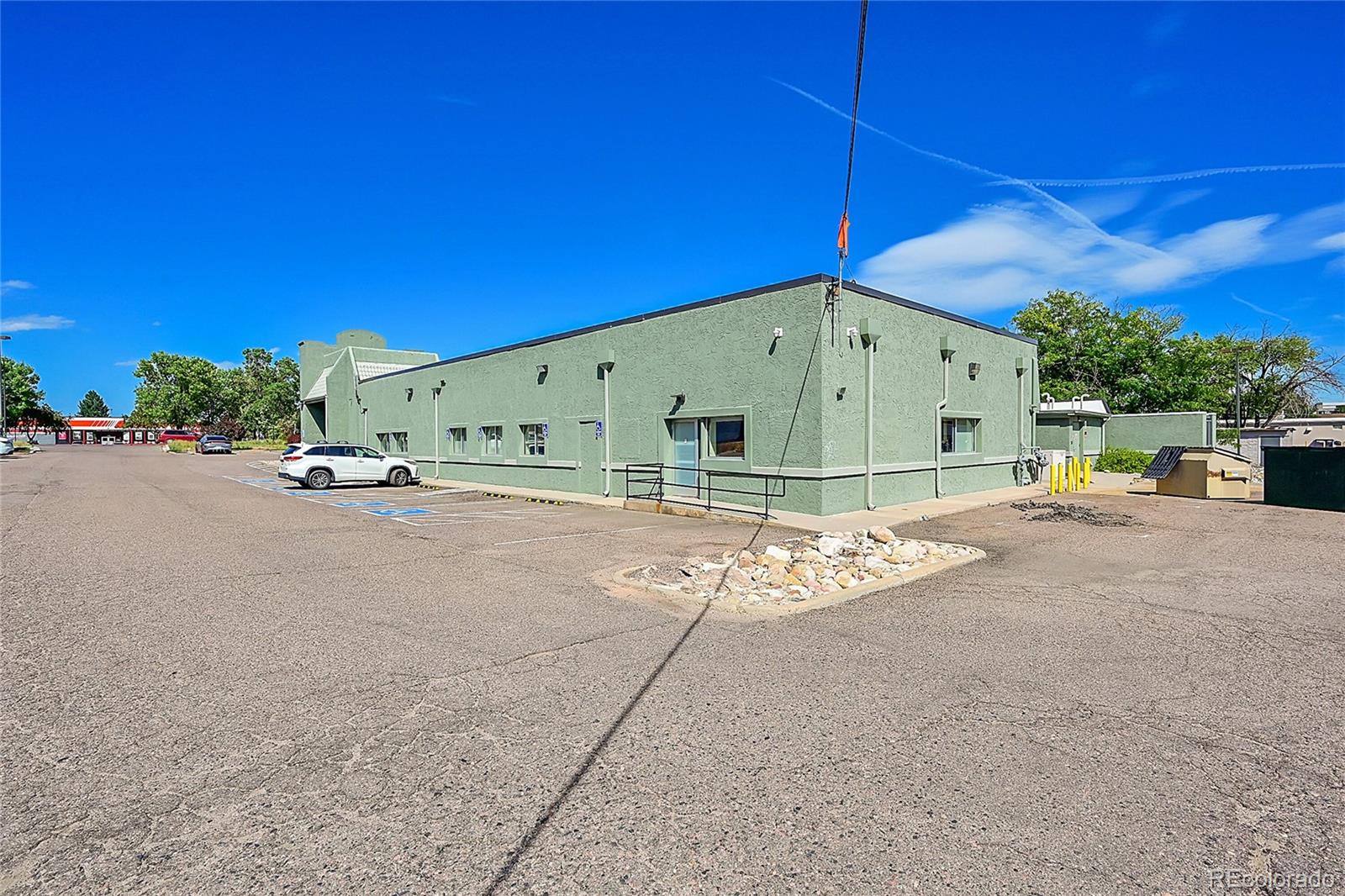 6166 W Alameda Avenue