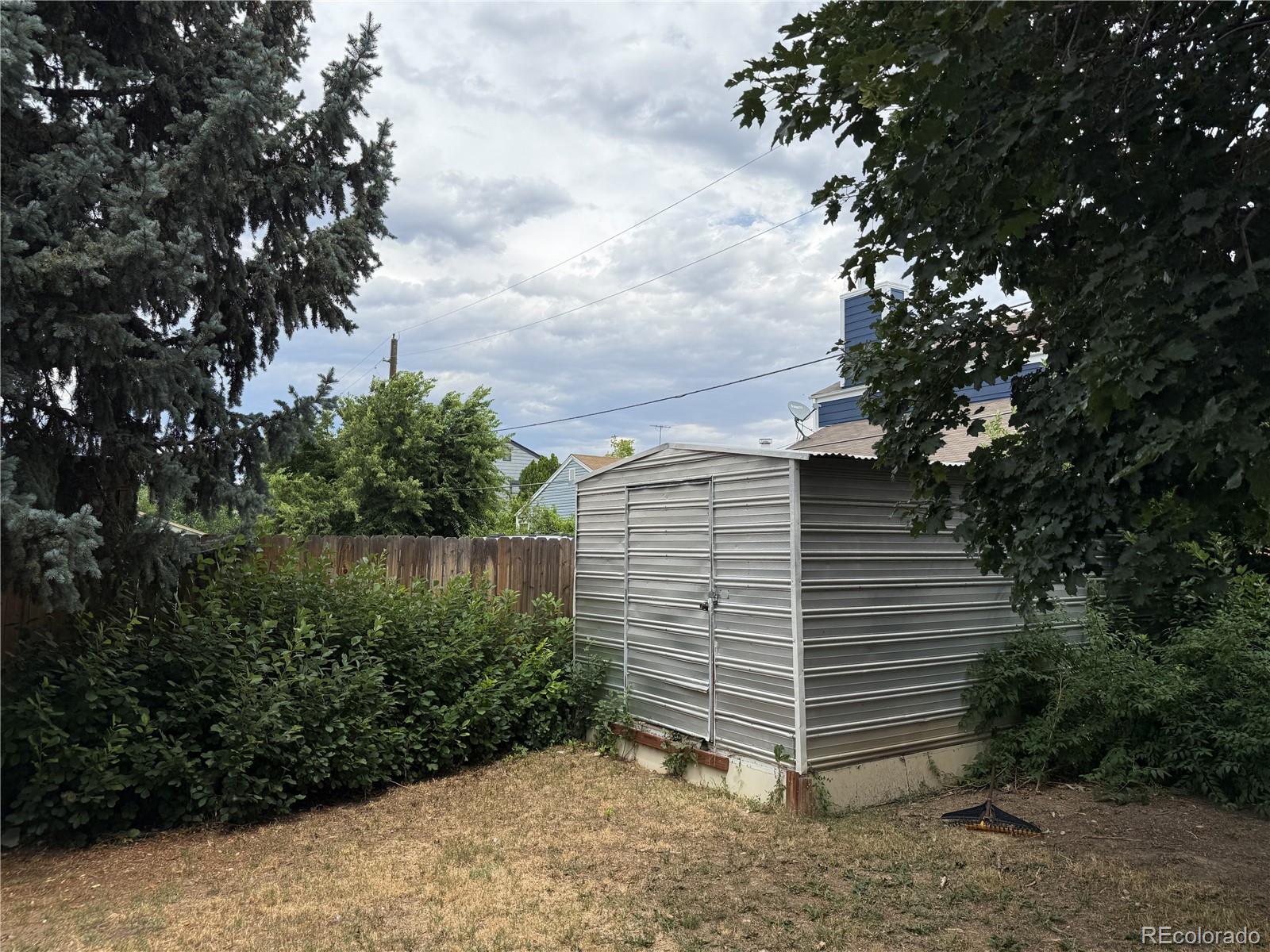 28 Lima Street, Aurora, CO, 80010 3 28 Lima Street