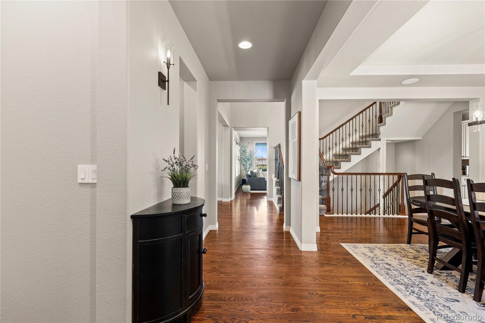 201 Maplehurst Point