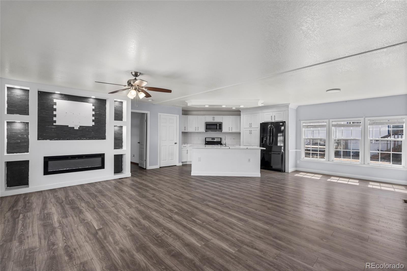 9400 EL Court