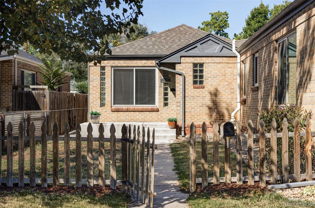 Photo of 1537 Willow Street, Denver, CO 80220 (MLS # 4885702)