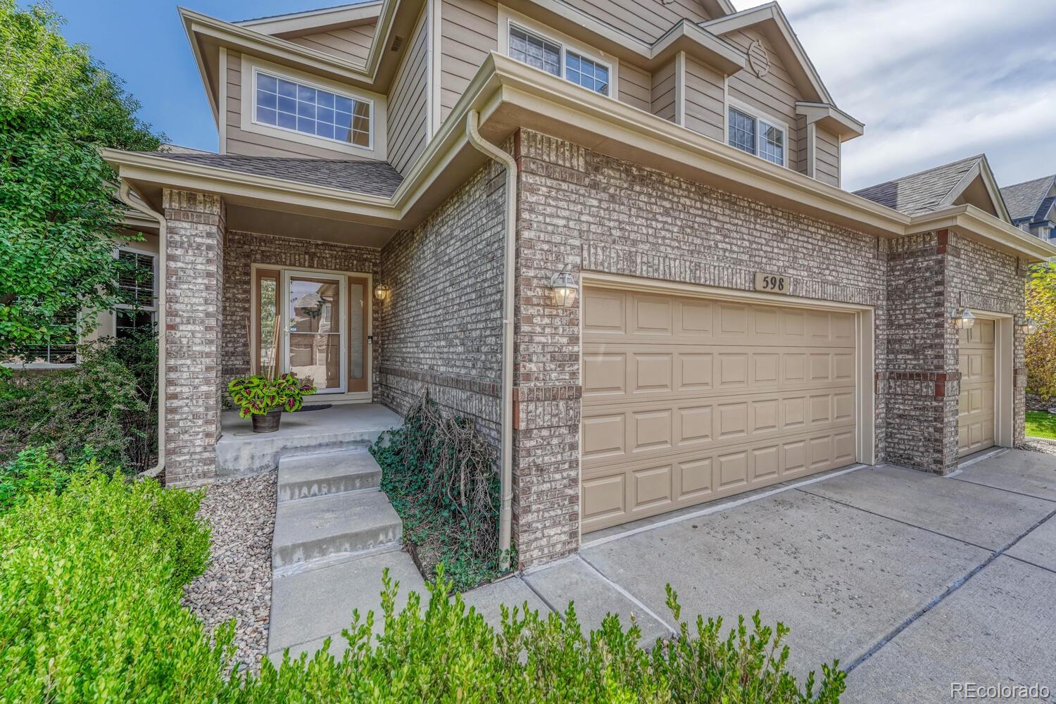 598 Crossing Circle