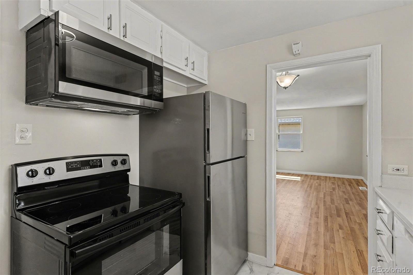 3030 N Glencoe Street