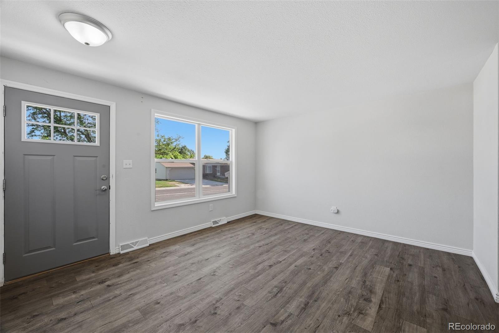 6160 W 77th Place