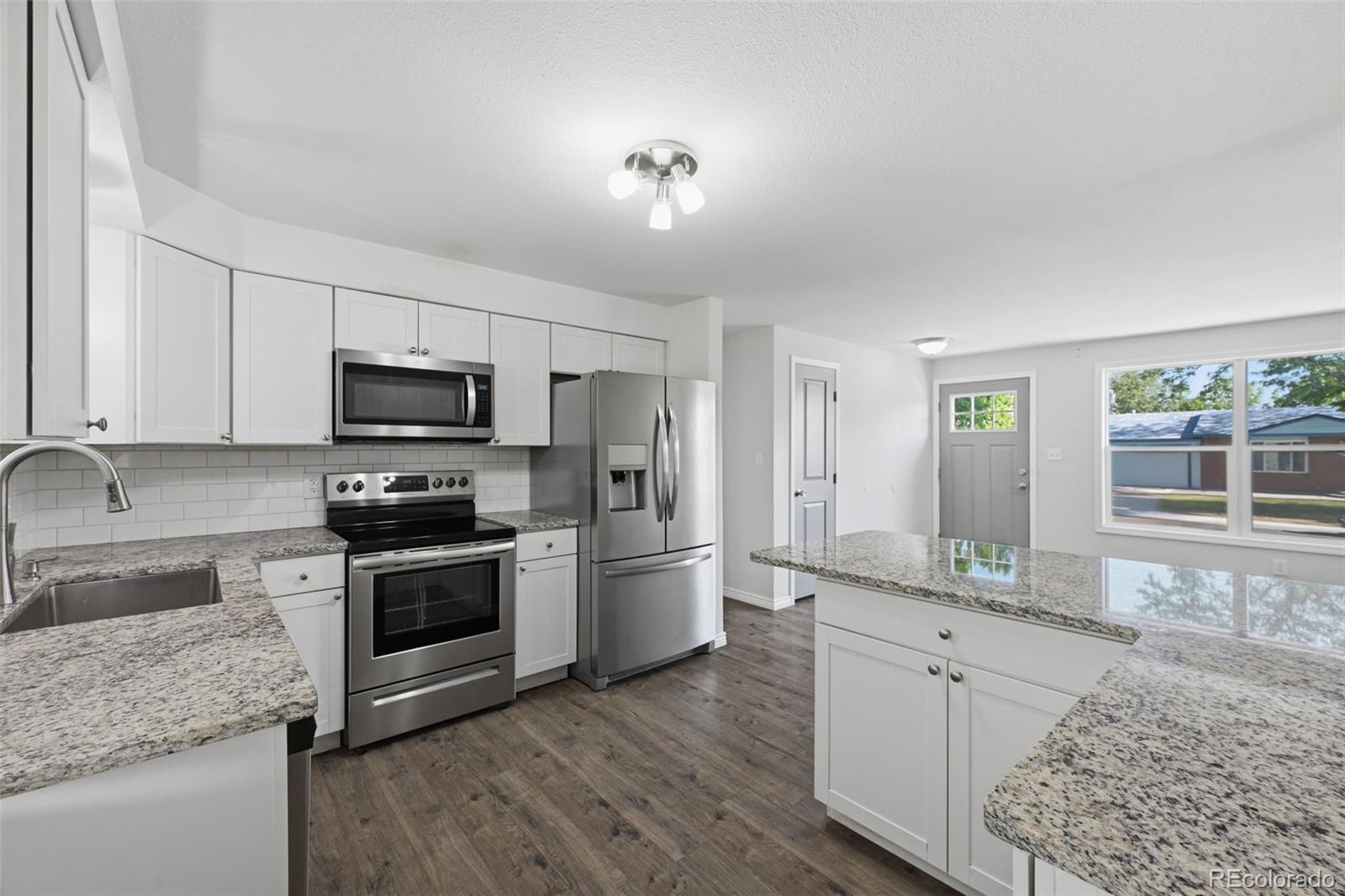 6160 W 77th Place